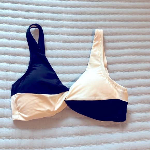 Black and Ivory Twist Front Bikini Top - Picture 2 of 6